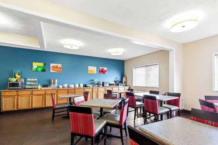 Breakfast area