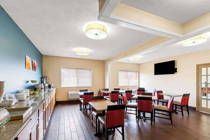 Breakfast area
